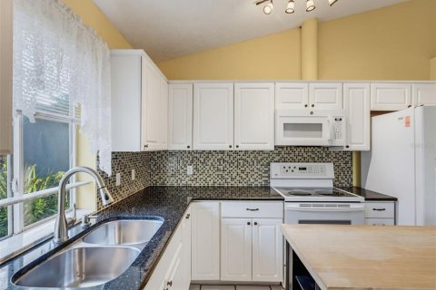 Casa en venta en New Port Richey, Florida, 2 dormitorios, 162.39 m2 № 2387584 - foto 6