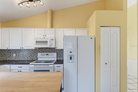 Casa en venta en New Port Richey, Florida, 2 dormitorios, 162.39 m2 № 2387584 - foto 9