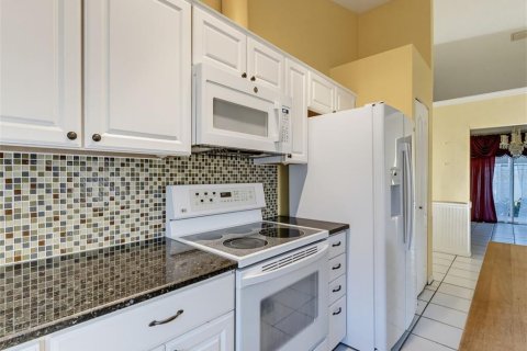 Casa en venta en New Port Richey, Florida, 2 dormitorios, 162.39 m2 № 2387584 - foto 4