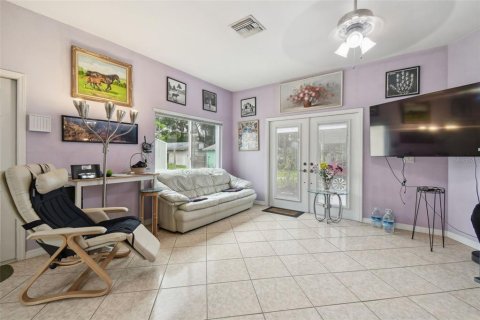 Commercial property in New Port Richey, Florida 12 bedrooms, 355.35 sq.m. № 1805016 - photo 29