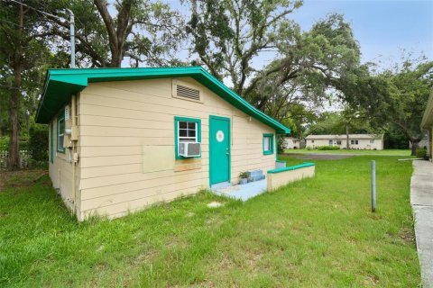 Commercial property in New Port Richey, Florida 12 bedrooms, 355.35 sq.m. № 1805016 - photo 16