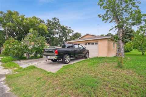 Commercial property in New Port Richey, Florida 12 bedrooms, 355.35 sq.m. № 1805016 - photo 20