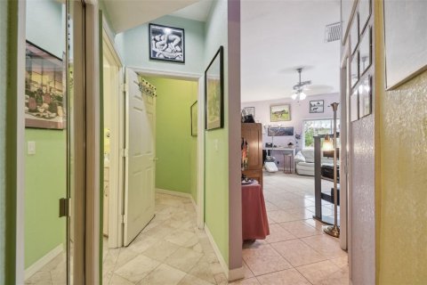 Commercial property in New Port Richey, Florida 12 bedrooms, 355.35 sq.m. № 1805016 - photo 25
