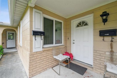 Commercial property in New Port Richey, Florida 12 bedrooms, 355.35 sq.m. № 1805016 - photo 8