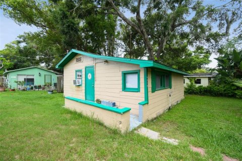 Commercial property in New Port Richey, Florida 12 bedrooms, 355.35 sq.m. № 1805016 - photo 15