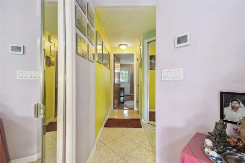 Commercial property in New Port Richey, Florida 12 bedrooms, 355.35 sq.m. № 1805016 - photo 23