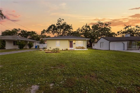 House in Bradenton, Florida 2 bedrooms, 99.78 sq.m. № 1886085 - photo 1