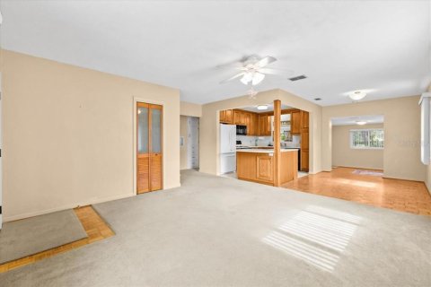 House in Bradenton, Florida 2 bedrooms, 99.78 sq.m. № 1886085 - photo 5