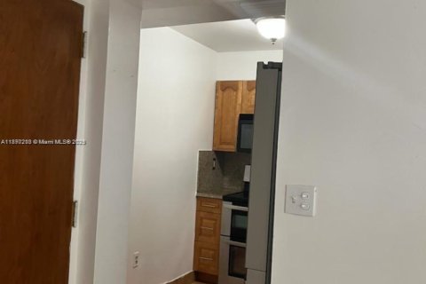 Apartamento en alquiler en Miami, Florida, 2 dormitorios, 83.43 m2 № 1895280 - foto 9