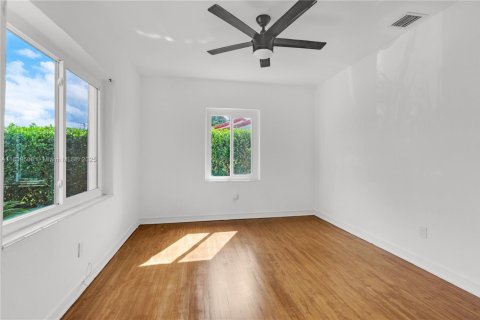 Casa en venta en Miami Shores, Florida, 3 dormitorios, 122.54 m2 № 1752167 - foto 26