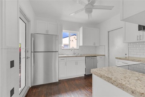 Casa en venta en Miami Shores, Florida, 3 dormitorios, 122.54 m2 № 1752167 - foto 24