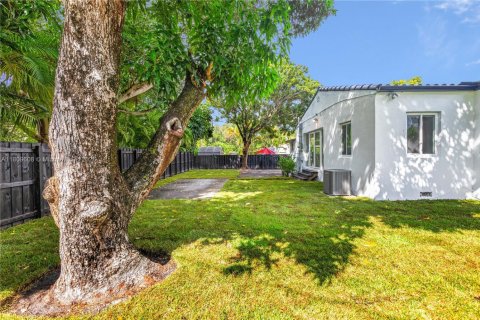 Casa en venta en Miami Shores, Florida, 3 dormitorios, 122.54 m2 № 1752167 - foto 8
