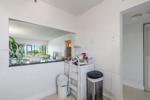 Купить кондоминиум в Бока-Ратон, Флорида 2 спальни, 83.61м2, № 1759101 - фото 14
