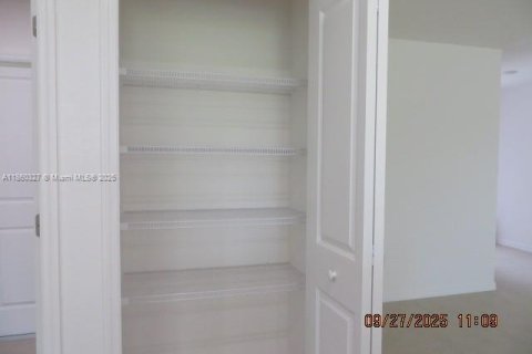 Снять в аренду виллу или дом в Кейп-Корал, Флорида 4 спальни, 140.84м2, № 1890233 - фото 23