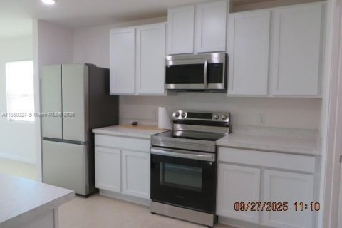 Villa ou maison à louer à Cape Coral, Floride: 4 chambres, 140.84 m2 № 1890233 - photo 14