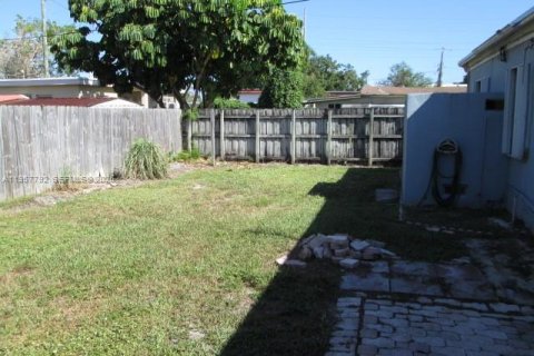 Villa ou maison à louer à Hollywood, Floride: 4 chambres, 132.2 m2 № 2011611 - photo 16
