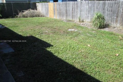 Villa ou maison à louer à Hollywood, Floride: 4 chambres, 132.2 m2 № 2011611 - photo 17