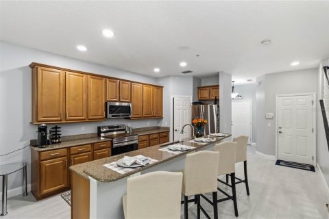 Touwnhouse à vendre à Ocoee, Floride: 3 chambres, 181.9 m2 № 2151798 - photo 5