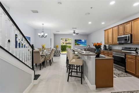 Touwnhouse à vendre à Ocoee, Floride: 3 chambres, 181.9 m2 № 2151798 - photo 4