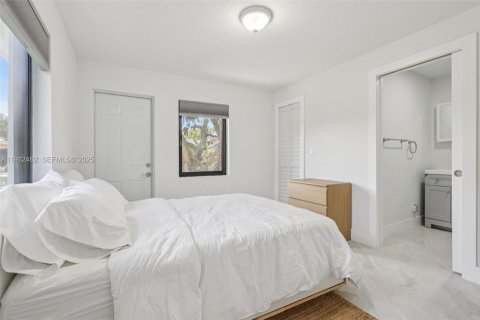 Снять в аренду виллу или дом в Майами, Флорида 2 спальни, 63.17м2, № 1984162 - фото 10