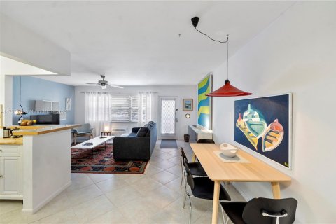 Condominio en venta en Deerfield Beach, Florida, 1 dormitorio, 65.03 m2 № 1486707 - foto 10