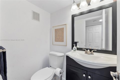 Condominio en venta en Deerfield Beach, Florida, 1 dormitorio, 65.03 m2 № 1486707 - foto 13