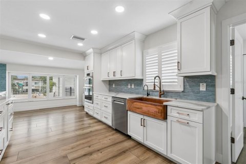 Casa en venta en Tampa, Florida, 4 dormitorios, 170.38 m2 № 2157671 - foto 6