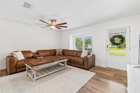 Casa en venta en Tampa, Florida, 4 dormitorios, 170.38 m2 № 2157671 - foto 7