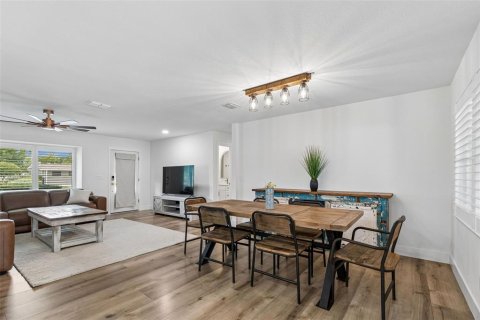Casa en venta en Tampa, Florida, 4 dormitorios, 170.38 m2 № 2157671 - foto 11