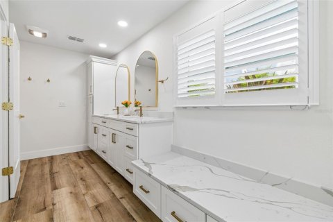Casa en venta en Tampa, Florida, 4 dormitorios, 170.38 m2 № 2157671 - foto 18