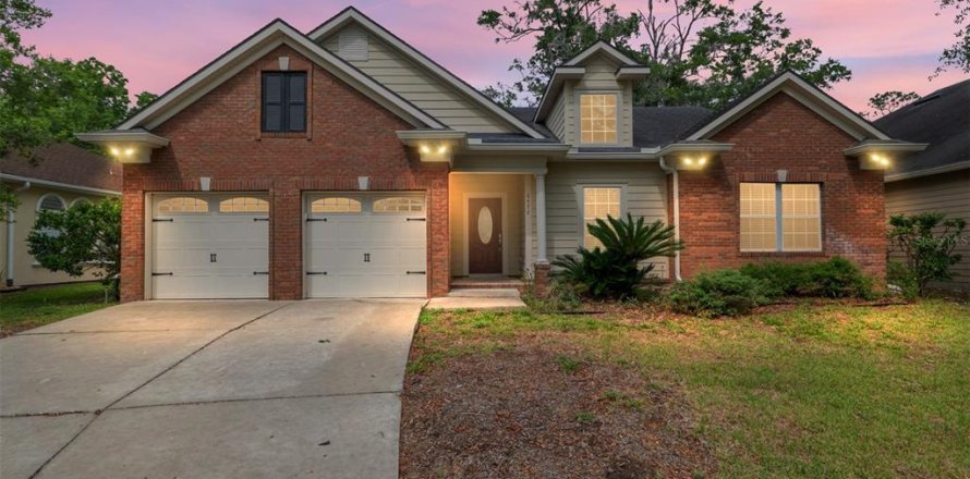 House in Alachua, Florida 3 bedrooms, 215.16 sq.m. № 1784385