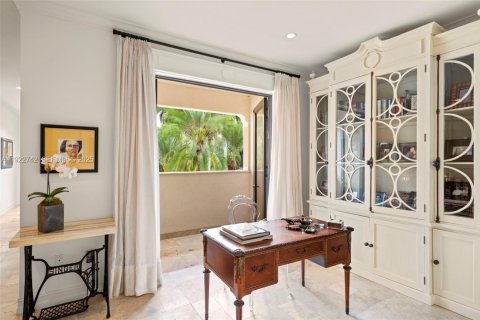Villa ou maison à vendre à Pinecrest, Floride: 7 chambres, 654.59 m2 № 1976630 - photo 20