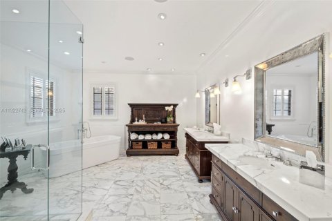 Villa ou maison à vendre à Pinecrest, Floride: 7 chambres, 654.59 m2 № 1976630 - photo 22