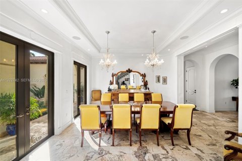 Villa ou maison à vendre à Pinecrest, Floride: 7 chambres, 654.59 m2 № 1976630 - photo 10