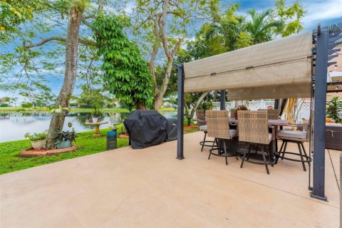 Casa en venta en Miramar, Florida, 4 dormitorios, 141.49 m2 № 2010651 - foto 19