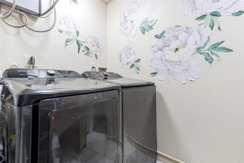 Casa en venta en Miramar, Florida, 4 dormitorios, 141.49 m2 № 2010651 - foto 14