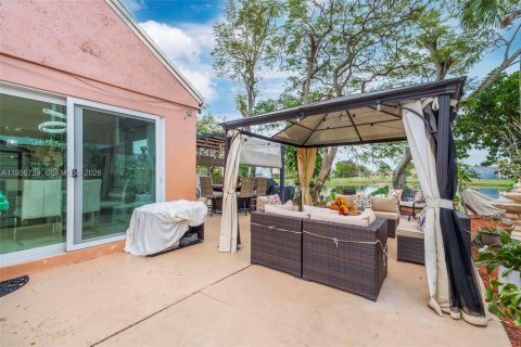 Casa en venta en Miramar, Florida, 4 dormitorios, 141.49 m2 № 2010651 - foto 16