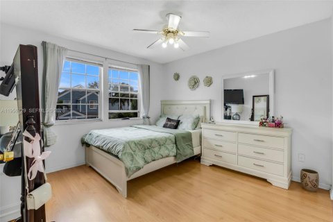 Casa en venta en Miramar, Florida, 4 dormitorios, 141.49 m2 № 2010651 - foto 11