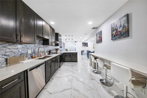 Villa ou maison à vendre à Miramar, Floride: 3 chambres, 172.33 m2 № 2025034 - photo 10