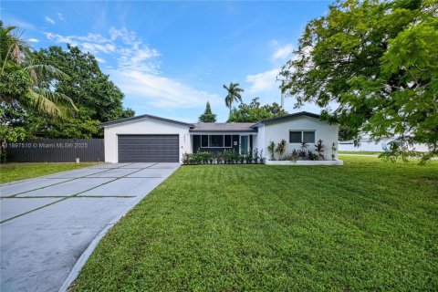 Villa ou maison à Miramar, Floride 3 chambres, 172.33 m2 № 2025034