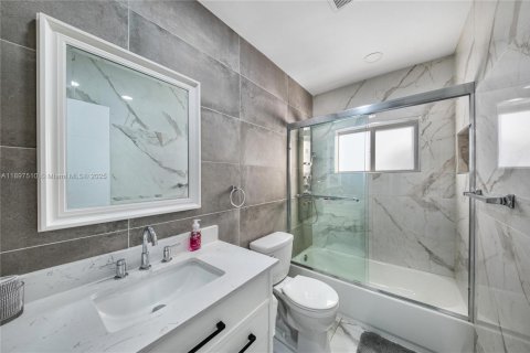 Villa ou maison à vendre à Miramar, Floride: 3 chambres, 172.33 m2 № 2025034 - photo 24