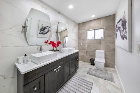 Villa ou maison à vendre à Miramar, Floride: 3 chambres, 172.33 m2 № 2025034 - photo 19