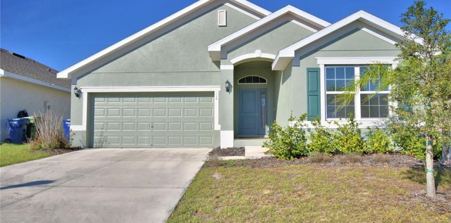 House in Winter Haven, Florida 3 bedrooms, 157.75 sq.m. № 1552776