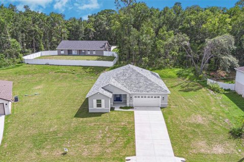 House in Citrus Springs, Florida 3 bedrooms, 167.69 sq.m. № 1869575 - photo 3
