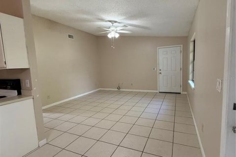 Commercial property in DeLand, Florida 4 bedrooms, 154.59 sq.m. № 2216156 - photo 4