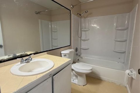 Commercial property in DeLand, Florida 4 bedrooms, 154.59 sq.m. № 2216156 - photo 5