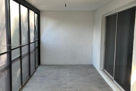 Condo in Port Charlotte, Florida, 2 bedrooms  № 1994056 - photo 20