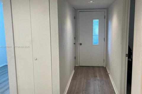 Condo in Port Charlotte, Florida, 2 bedrooms  № 1994056 - photo 23