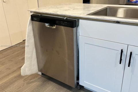 Condo in Port Charlotte, Florida, 2 bedrooms  № 1994056 - photo 17