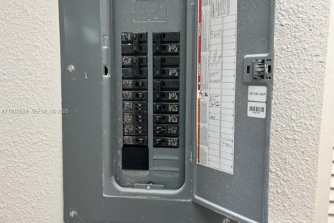 Condo in Port Charlotte, Florida, 2 bedrooms  № 1994056 - photo 18